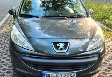 Peugeot 207 98.500 km 1.450 &euro; Duisburg 47279